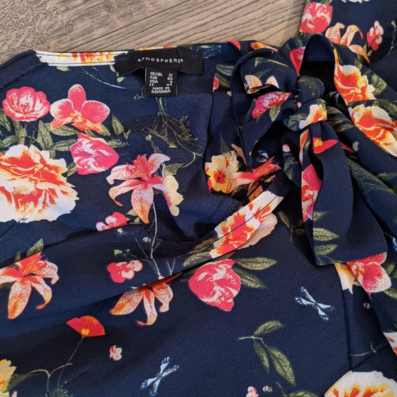 EUC Atmosphere Floral Dress with zipper and bow - Picture 2 of 6